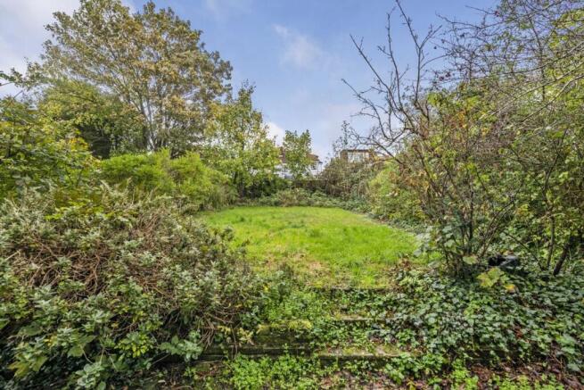 4 bed property, in Brim Hill, £1,500,000