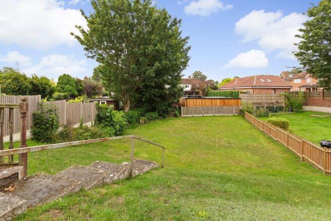 3 bed property, in Forelands Square, £260,000
