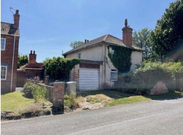 3 bed property, in Main Street, £250,000