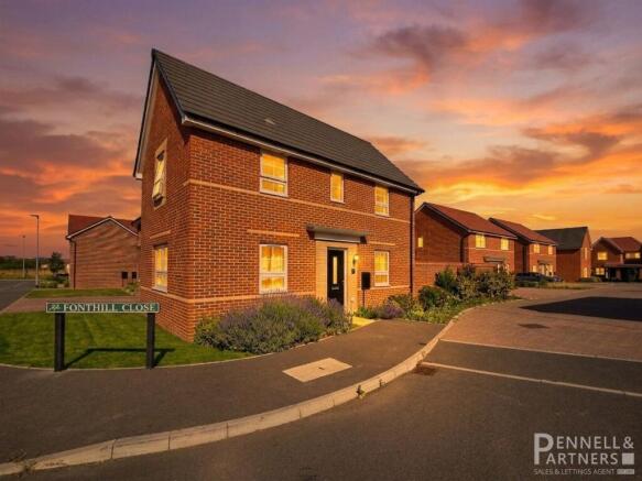 3 bed property, in Fonthill Close, £315,000