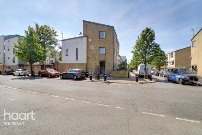 4 bed property, in Fawood Avenue, £600,000