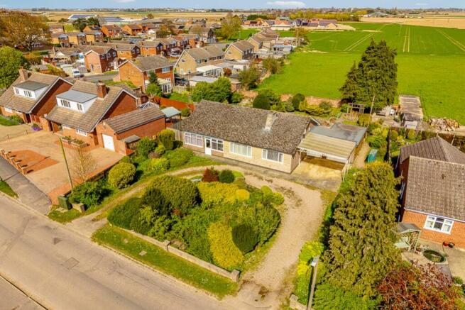 3 bed property, in Sea Lane Butterwick, £279,950