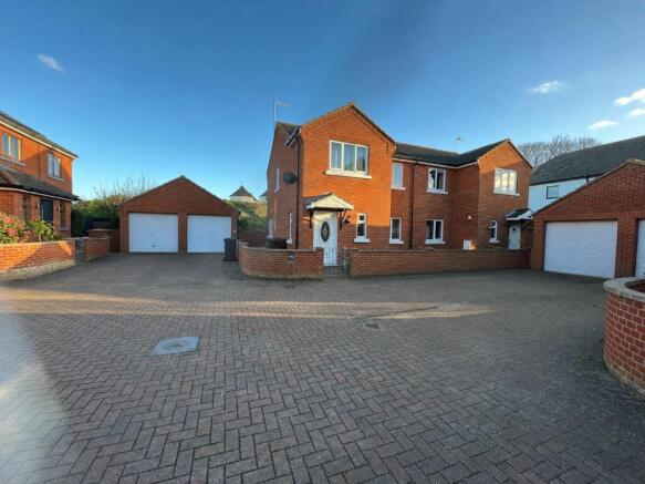 3 bed property, in James Gray Close, £350,000
