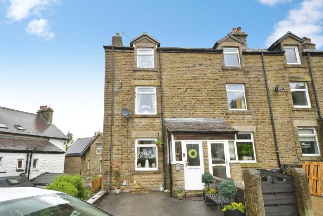 3 bed property, in Holmfield, £285,000
