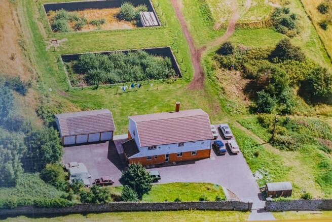 6 bed property, in Garth Lane, £700,000