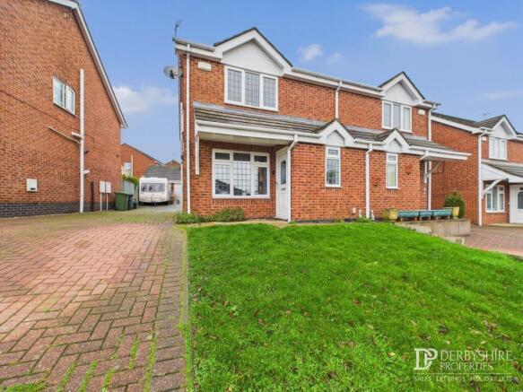 3 bed property, in St Davids Close, £195,000