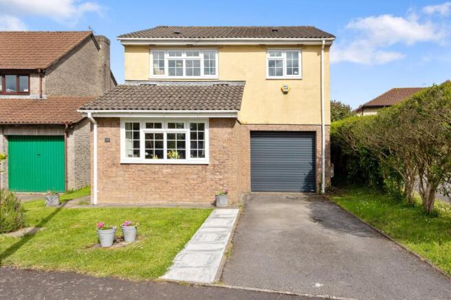 4 bed property, in Broadoak Road, £390,000