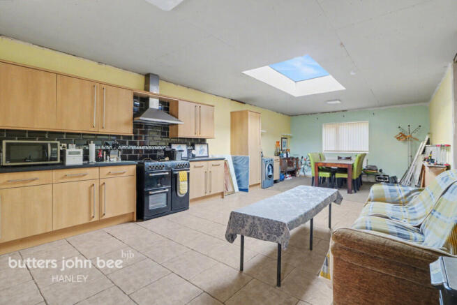 2 bed property, in Bleak Place, £73,000