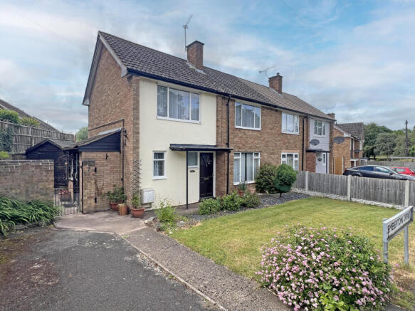3 bed property, in Kemberton Drive, £195,000