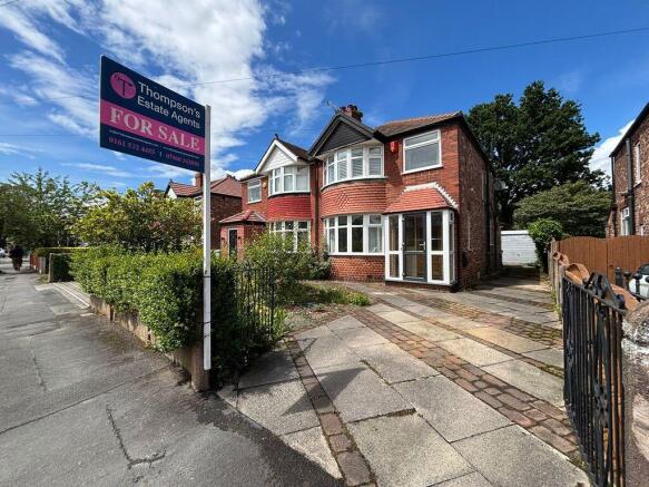 3 bed property, in Sylvan Avenue, £400,000