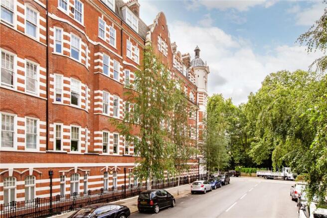 3 bed property, in North Gate, £3,000,000
