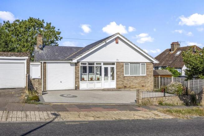 3 bed property, in Braybon Avenue, £550,000
