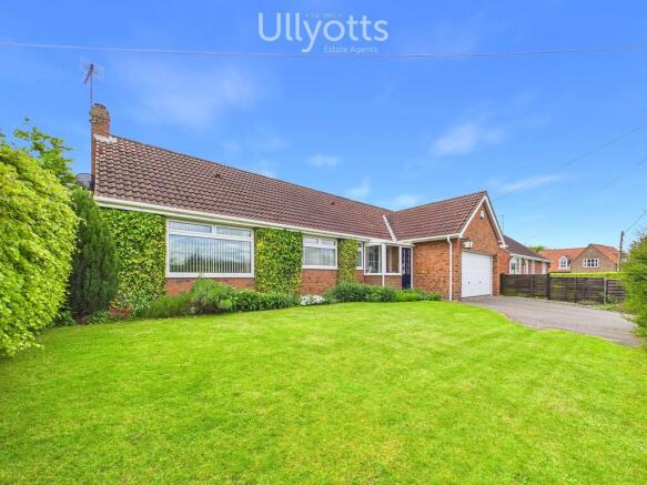 3 bed property, in Orchard Lane, £385,000