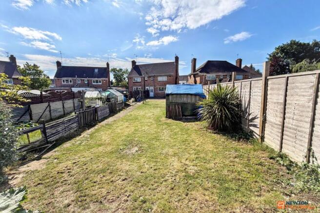 3 bed property, in Luddington Road, £190,000