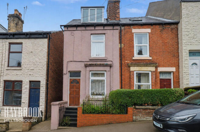 3 bed property, in Wood Road, £140,000