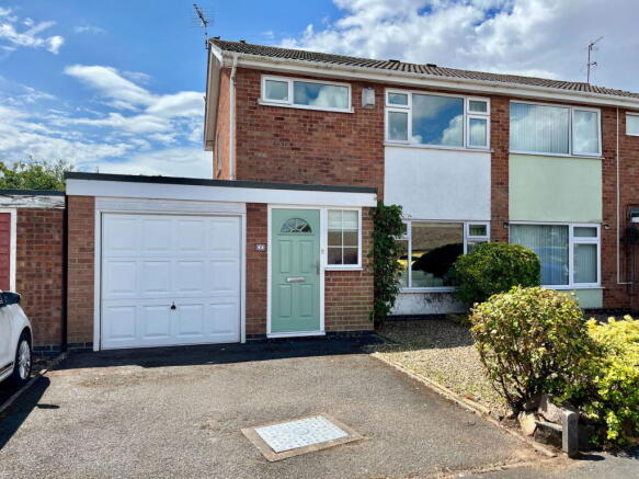 3 bed property, in Ash Drive, £260,000