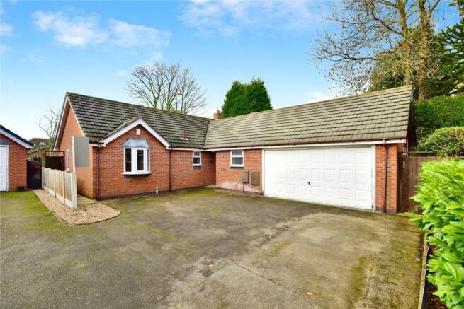 3 bed property, in Lawton Road, £400,000