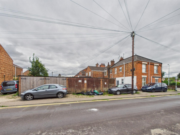4 bed property, in Brothertoft Road, £265,000