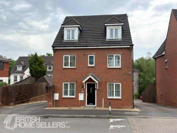 5 bed property, in Thornbush Hill, £430,000