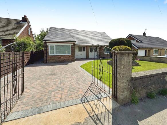 3 bed property, in Ivanhoe Road, £300,000