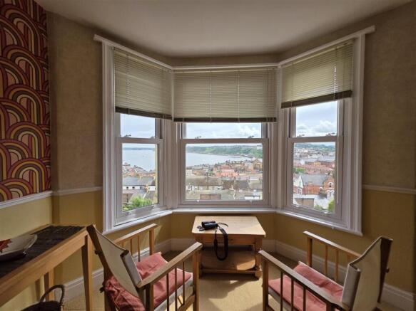 2 bed property, in Castle Road, £120,000