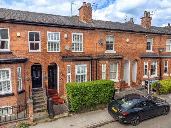 2 bed property, in Byrom Street, £475,000