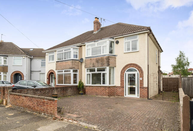 3 bed property, in Brooklyn Gardens, £335,000