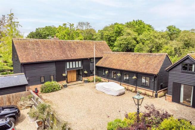 5 bed property, in Howe Lane, £1,385,000