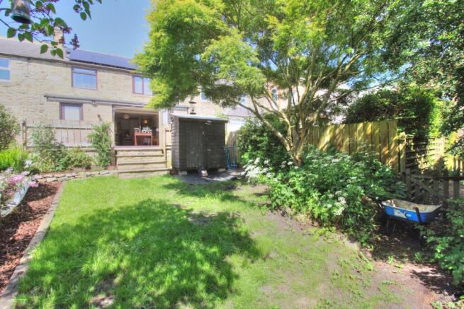 2 bed property, in South View, £195,000