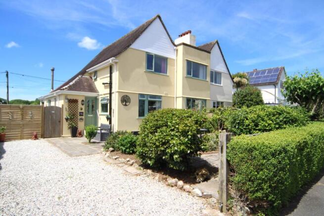 3 bed property, in Stoke Climsland. Callington, £250,000