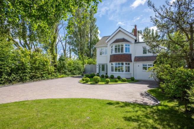 5 bed property, in Southport Road, £650,000
