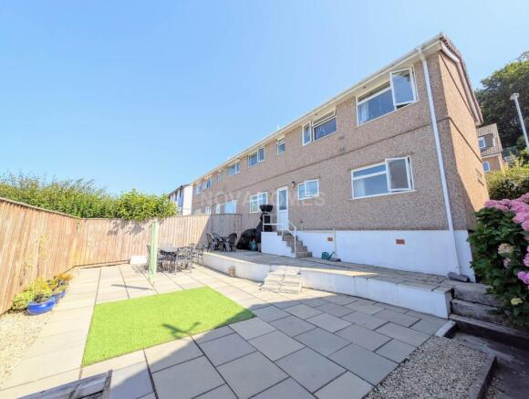 3 bed property, in Dunstone View, £325,000