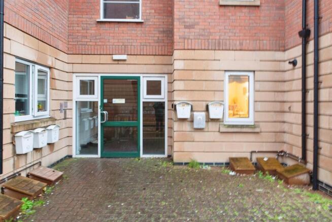2 bed property, in The Hedgerows, £65,000