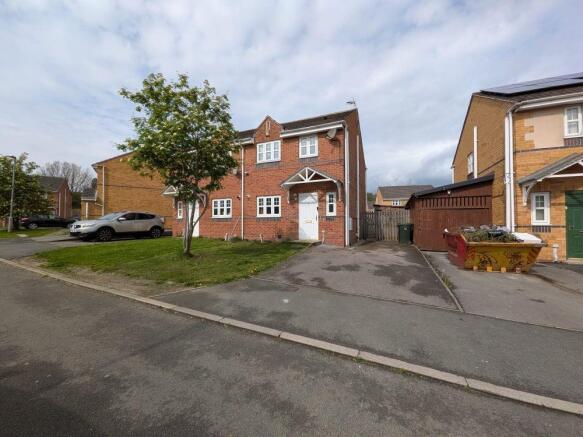 3 bed property, in 10, £133,000
