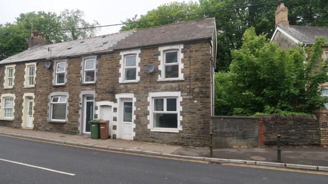 3 bed property, in The Square, £95,000