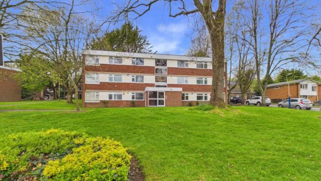 2 bed property, in Flat 24 Wilsford Green, £117,000