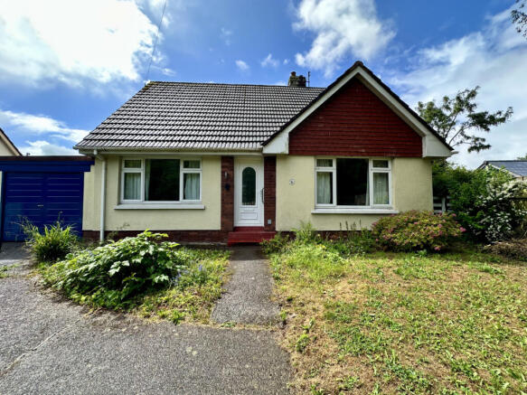 4 bed property, in Bickington Road, £300,000