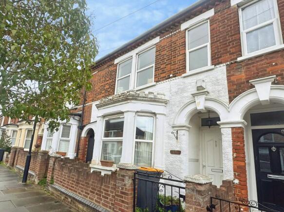 3 bed property, in Salisbury Street, £250,000