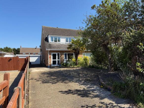 3 bed property, in Sparkes Way, £240,000