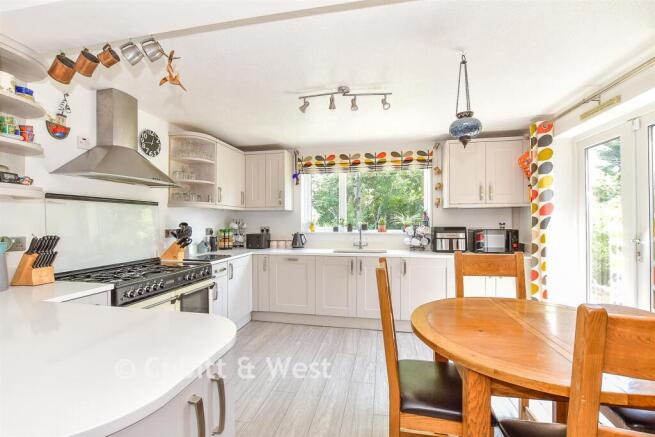 4 bed property, in Fermor Way, £545,000
