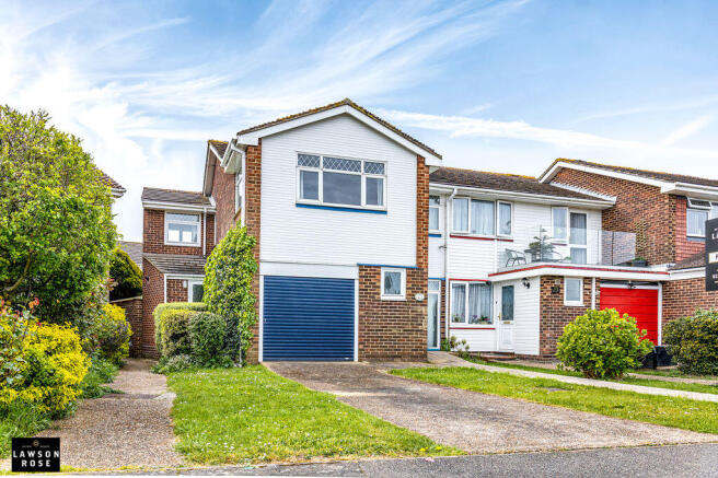 4 bed property, in Moorings Way, £425,000