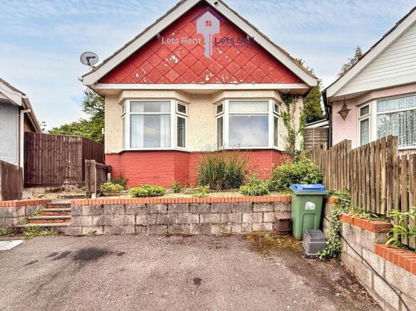 2 bed property, in Onibury Road, £260,000