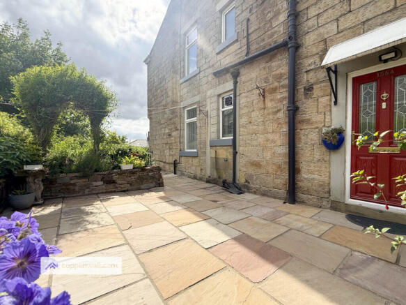 2 bed property, in Rochdale Road, £120,000
