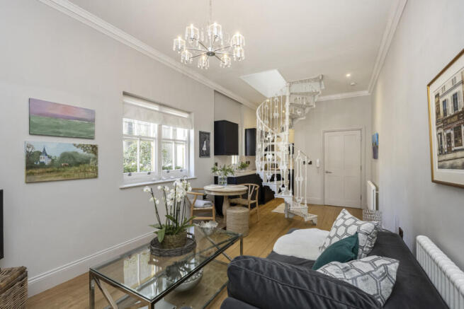 1 bed property, in Brunswick Square, £300,000