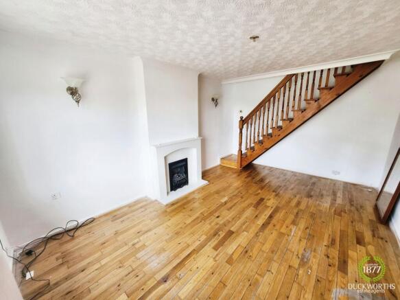 3 bed property, in Burns Walk, £180,000