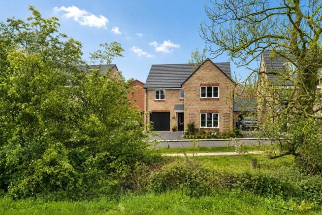 4 bed property, in Runnymede Way, £365,000