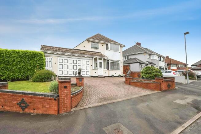 3 bed property, in Fir Tree Close, £340,000