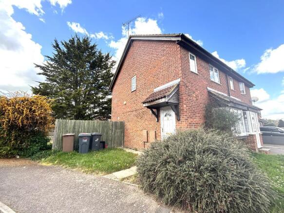 3 bed property, in Fieldfare Green, £330,000