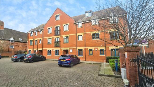 1 bed property, in Magdala Court, £125,000