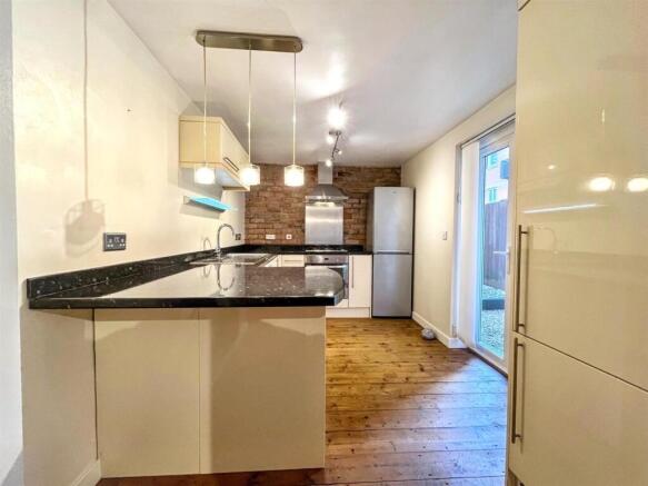 1 bed property, in Tunnel Terrace, £140,000